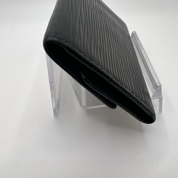 GUC Louis Vuitton Black Epi Key Case - Picture 3 of 6